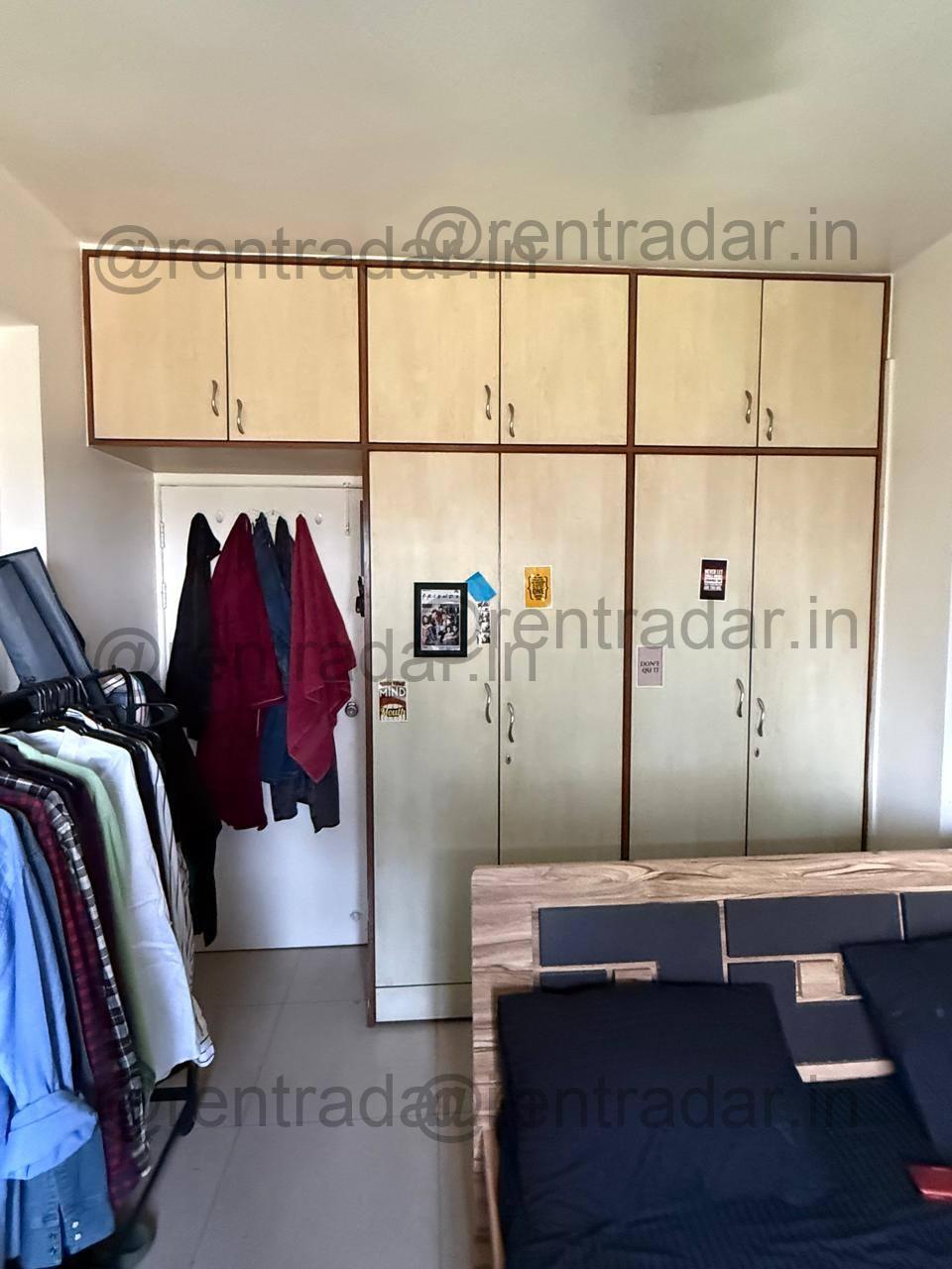 Private Room in 3 Bhk at Yerawada (golf Link Housing Cooperative Society)