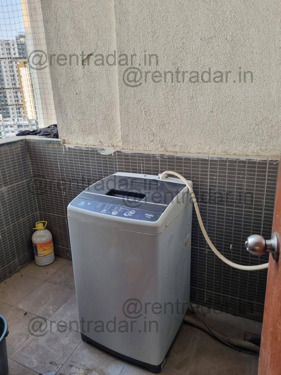 Room in 3bhk at Wakad (madhupushpa Society)
