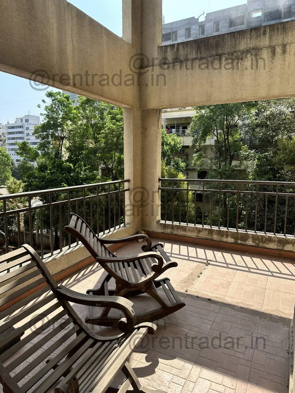 Room in 3bhk at Golden Cascade