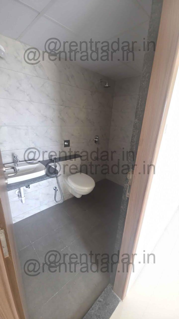 Flatmate Required in 3 Beds 3 Baths at Hinjewadi (park Titan)