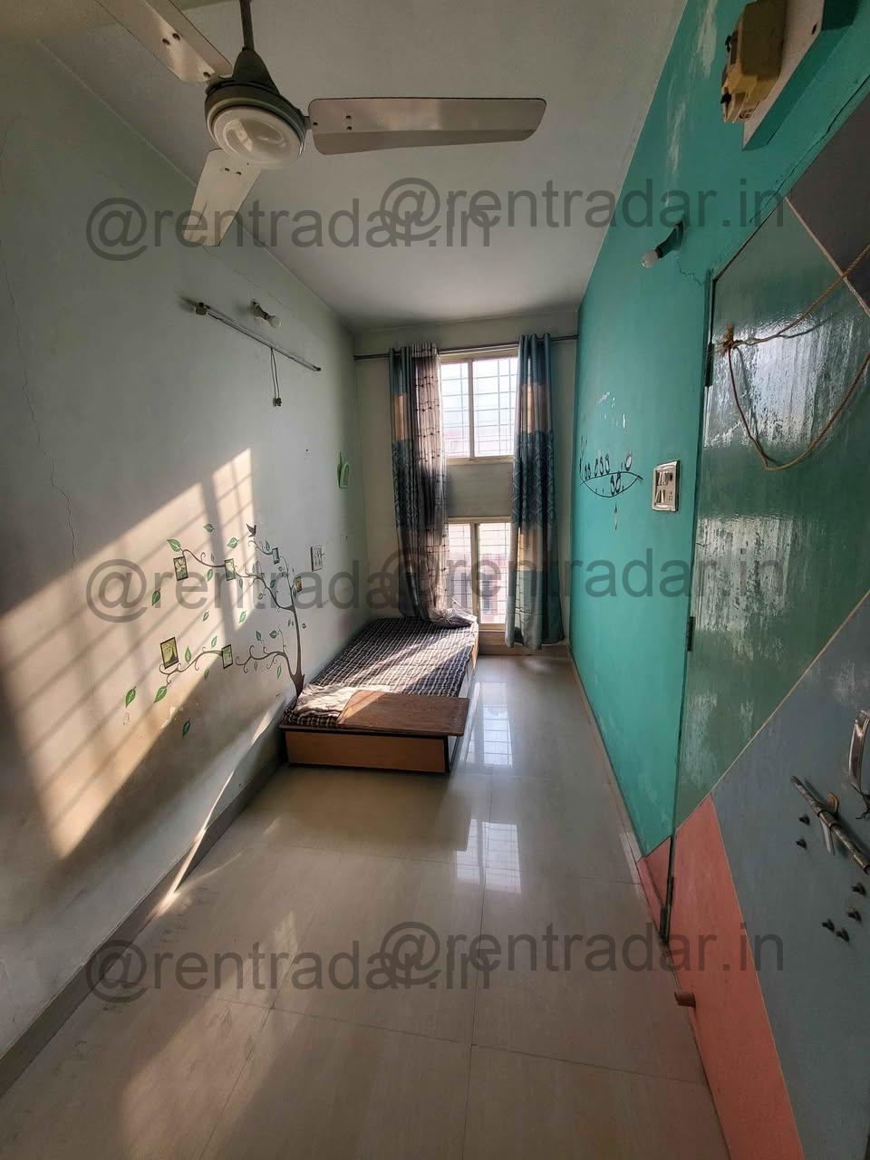 Room Available at Pimpri-chinchwad, MH