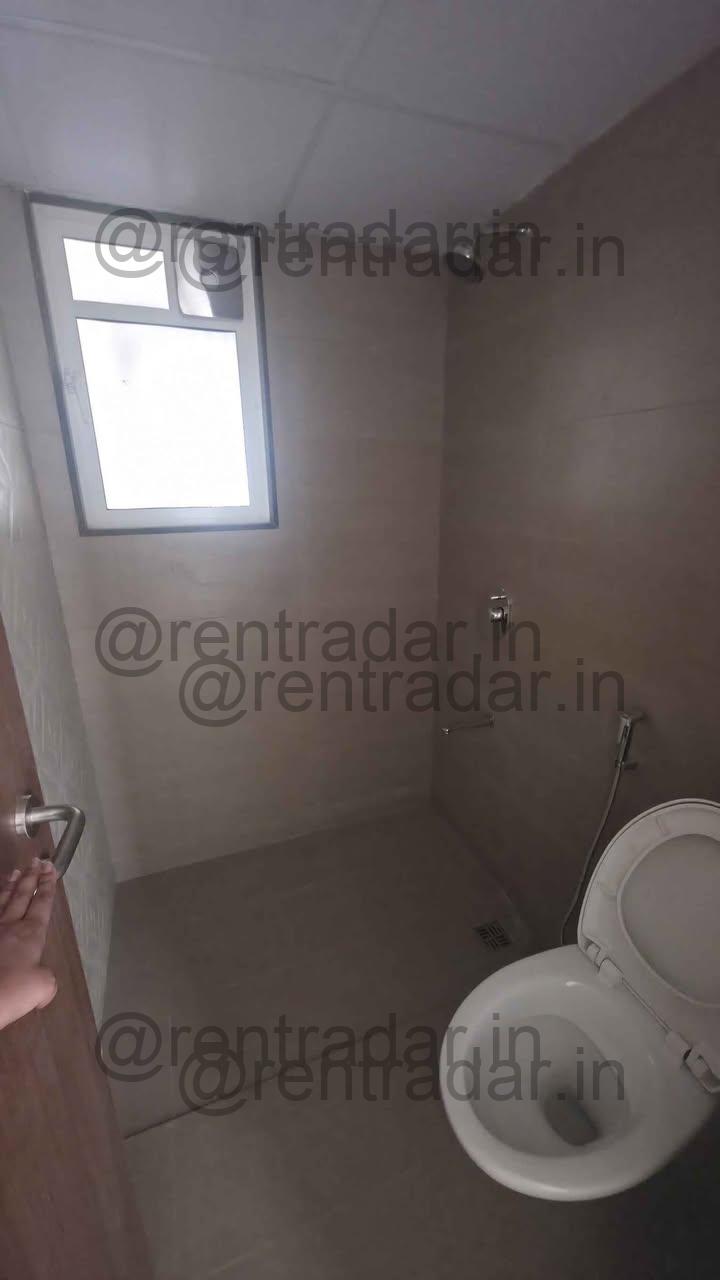 Flatmate Required in 3 Beds 3 Baths at Hinjewadi (park Titan)