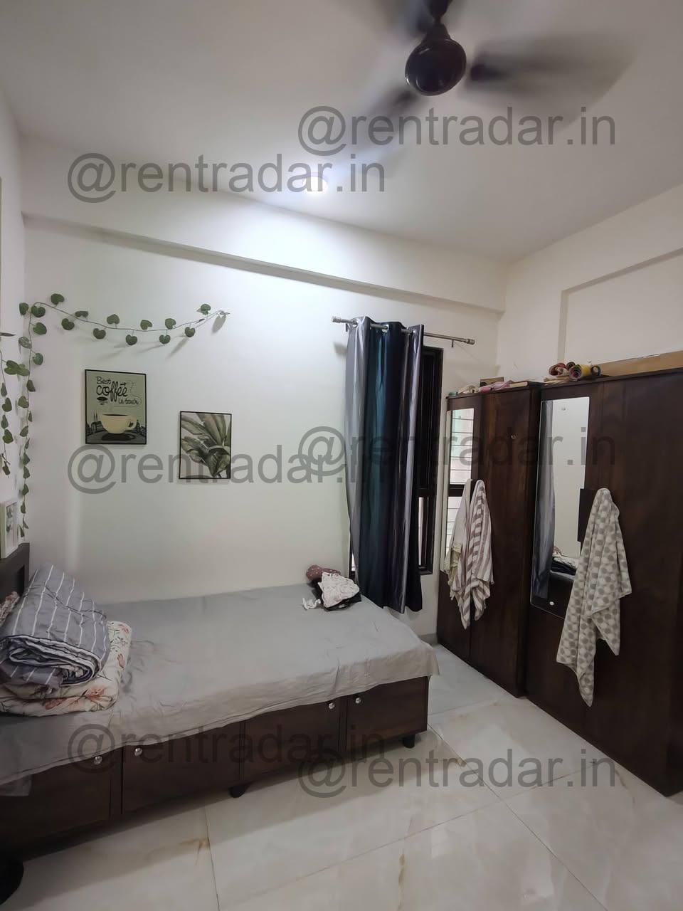 Room in 2bhk at North Hadapsar (serenity Ville)