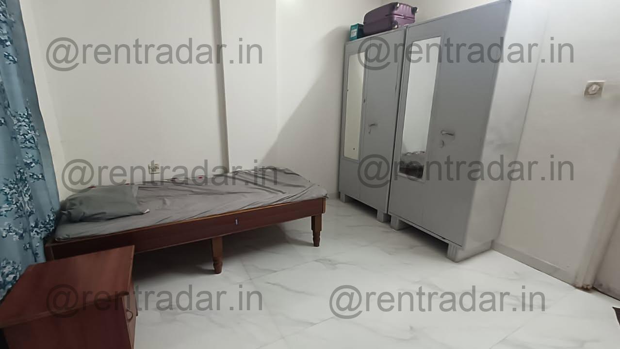 Room in 2 Bhk at Viman Nagar (roshma Rivera)