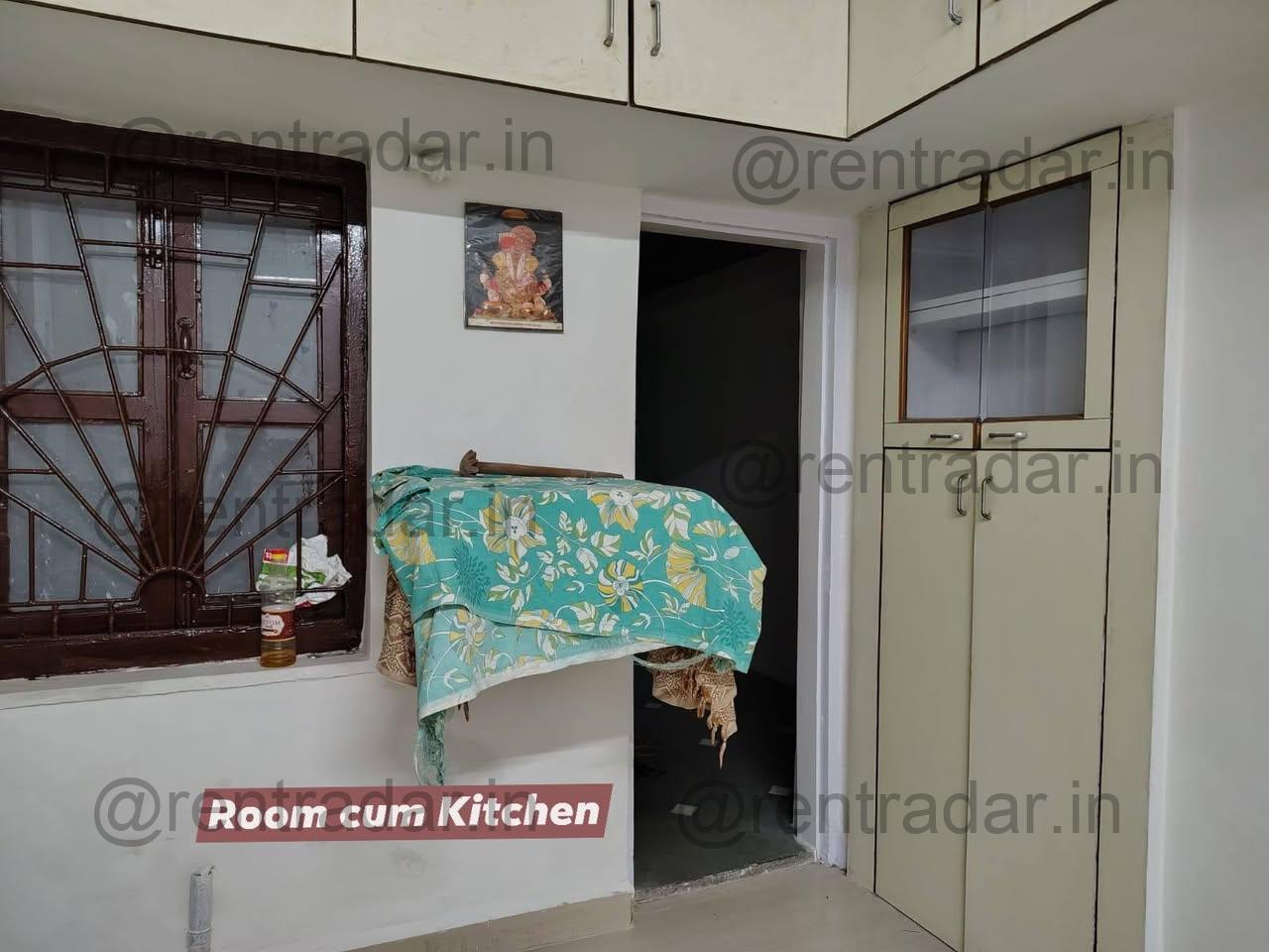 1.5 Bhk For Rent at Model Colony
