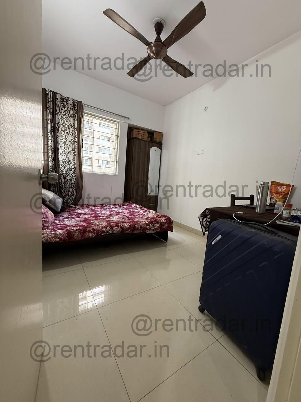 Room in 2bhk at Amanora Park Town, Hadapsar (trendy Towers)