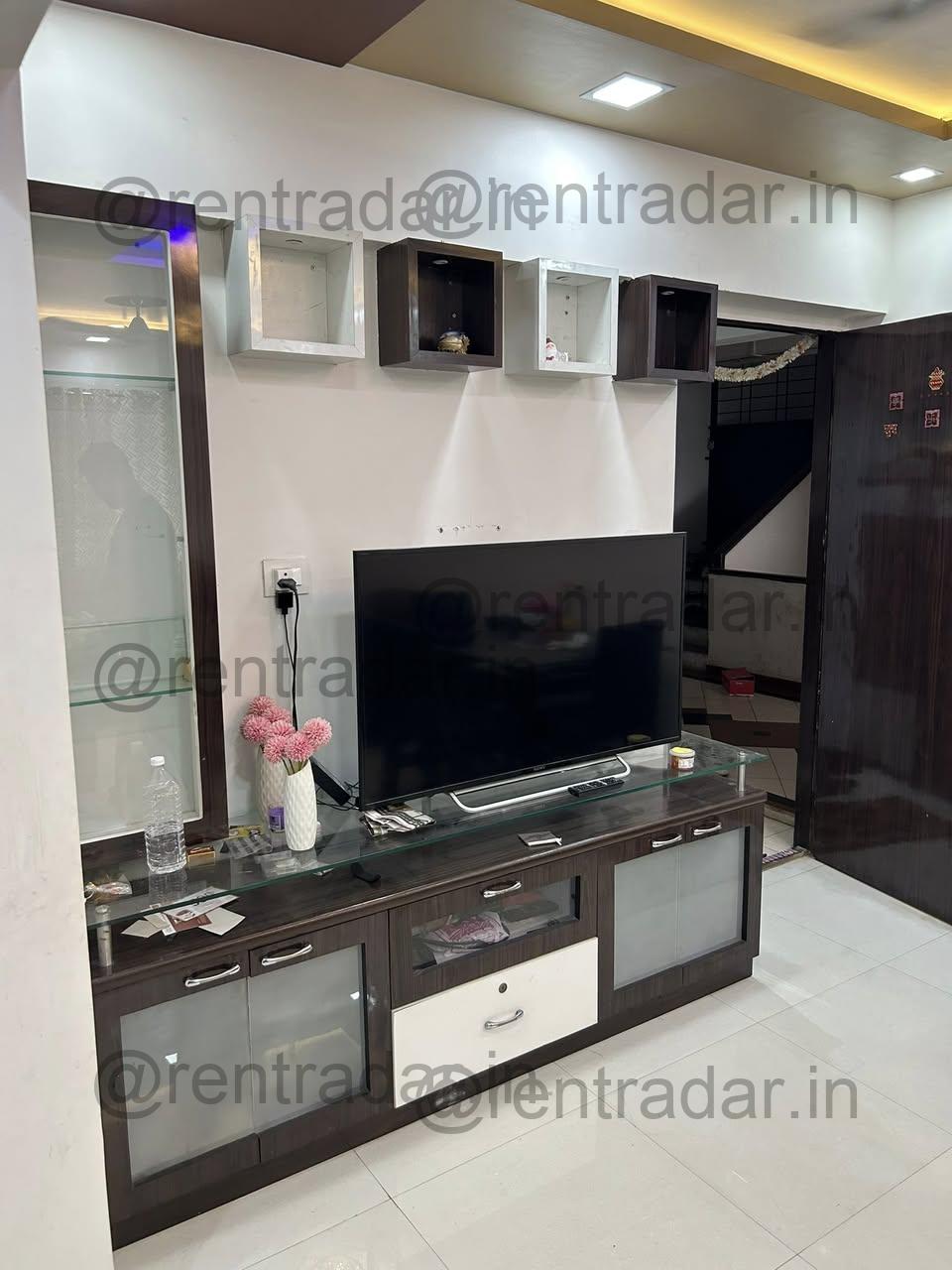 Room in 2bhk at Viman Nagar