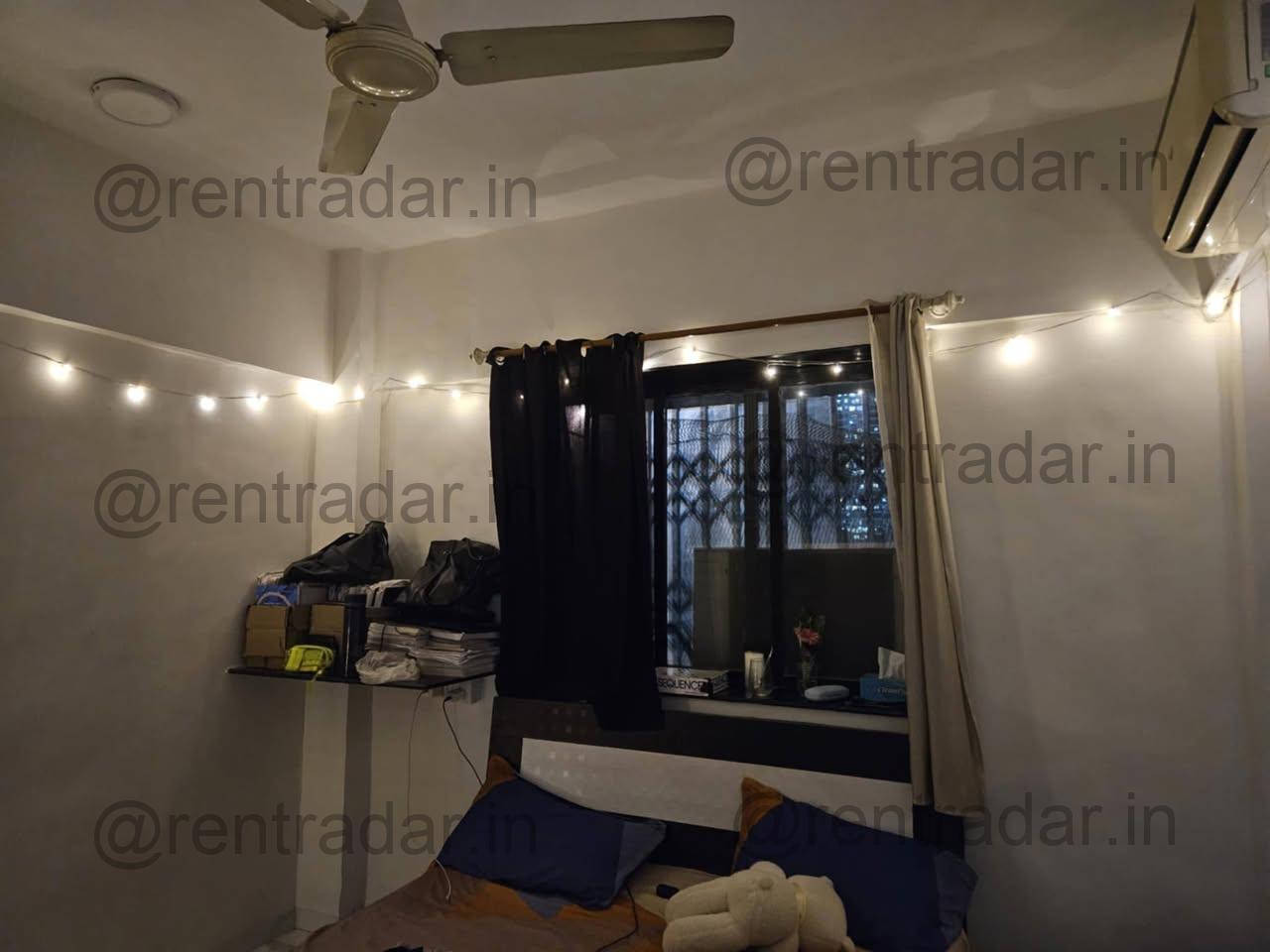 Room in 2bhk at Kandivali East