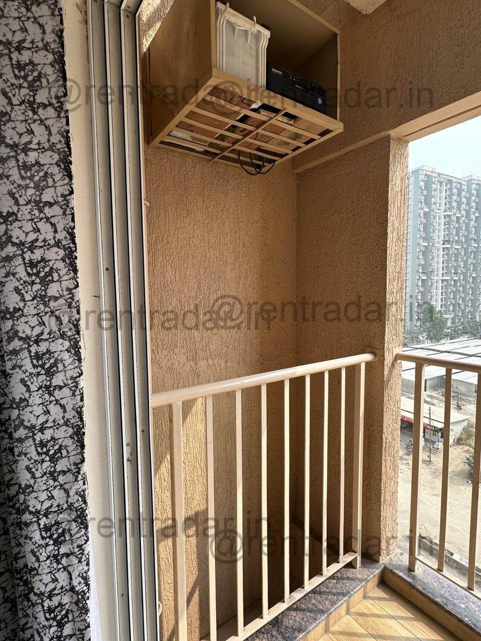 Room Available at Mahalunge (godrej Green Cove)