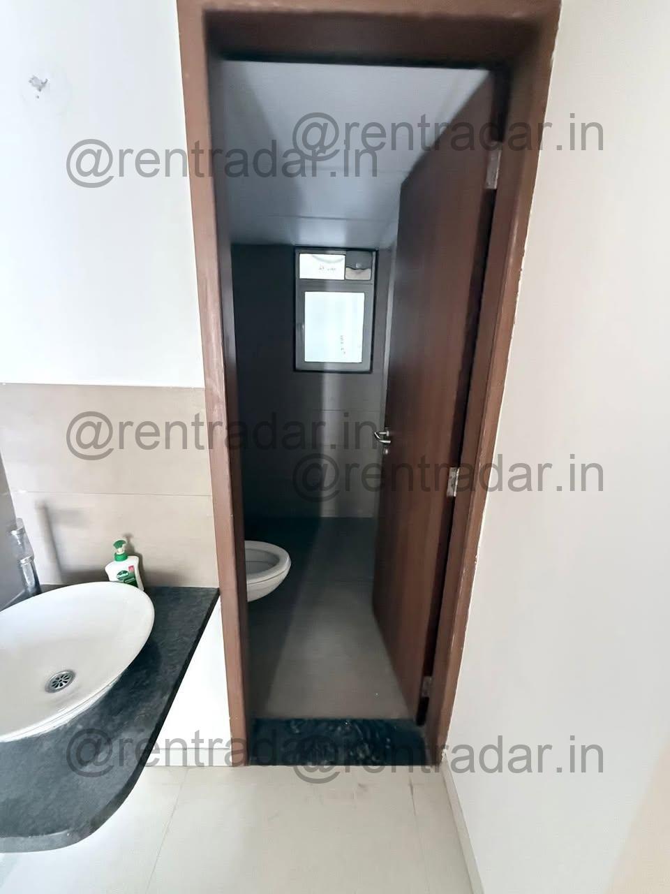 Room in 3bhk at Hinjewadi (park Titan Society)