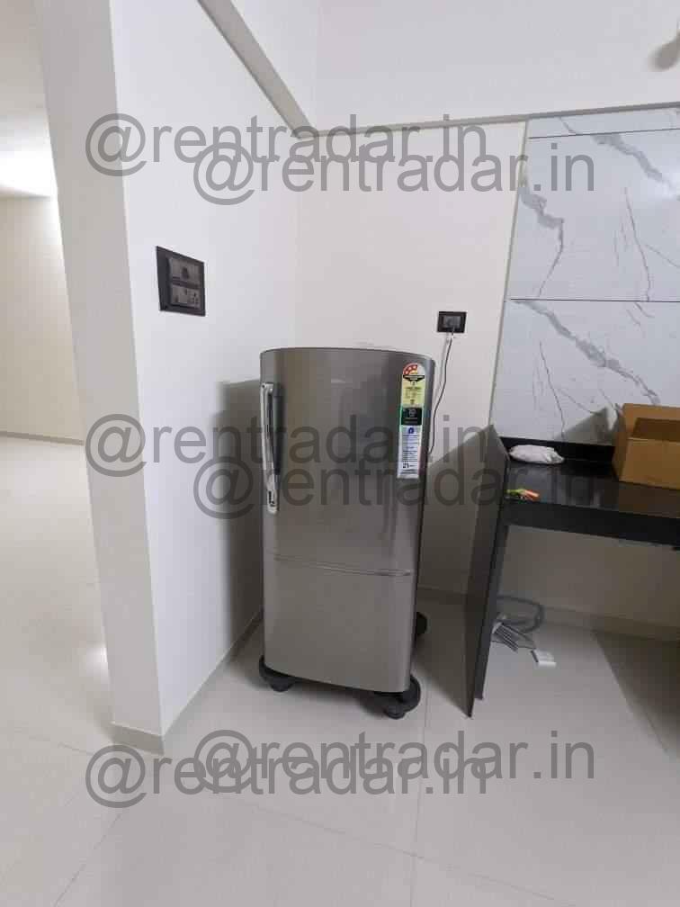 Private Room in 3bhk at Dange Chowk (signature Park)