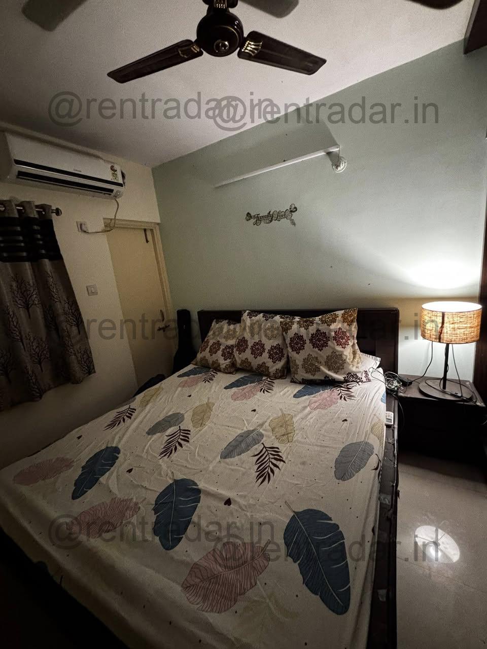 Room Available at Kharadi (mount & Glory Society)