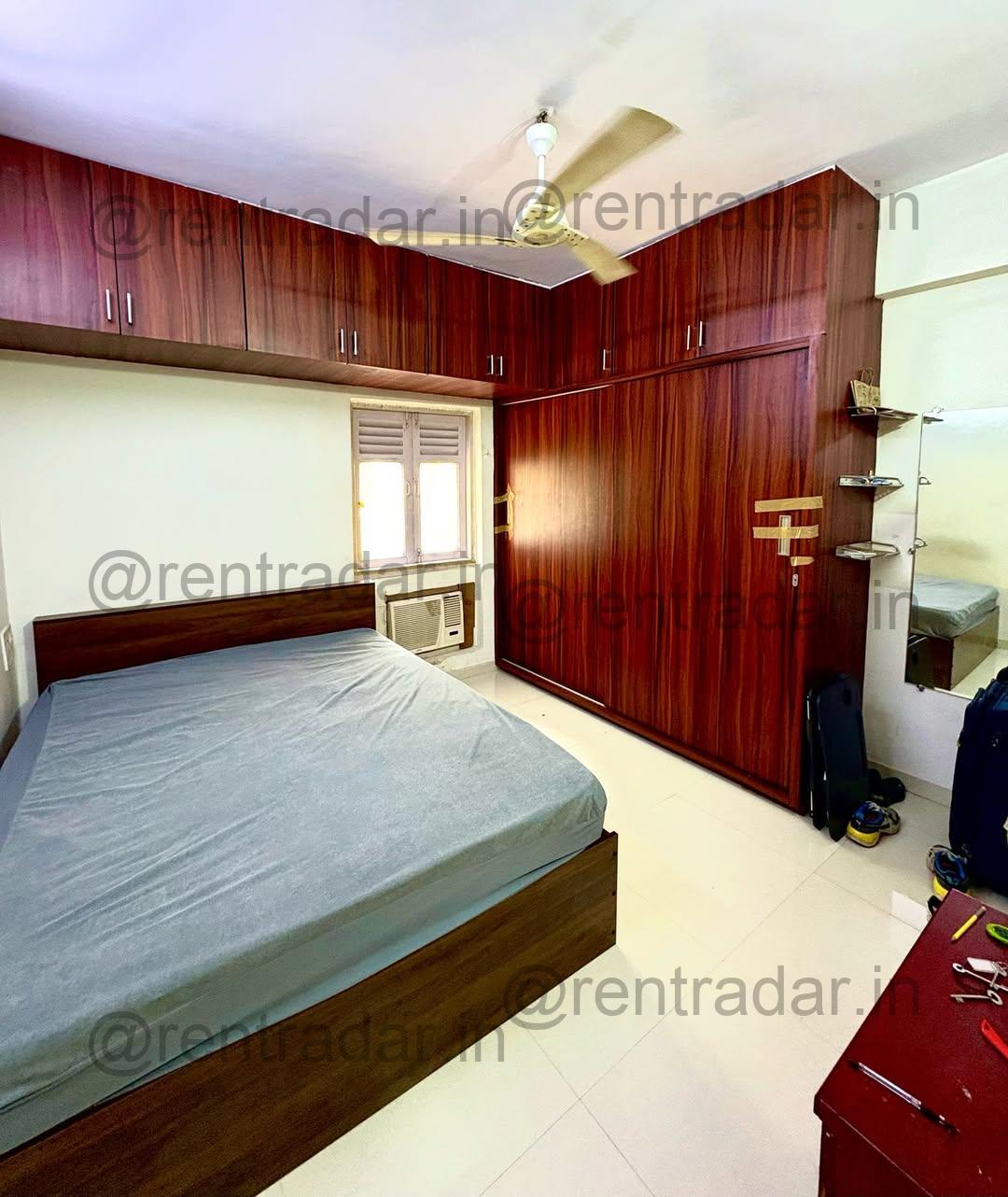 Room in 1bhk at 4 Bungalows