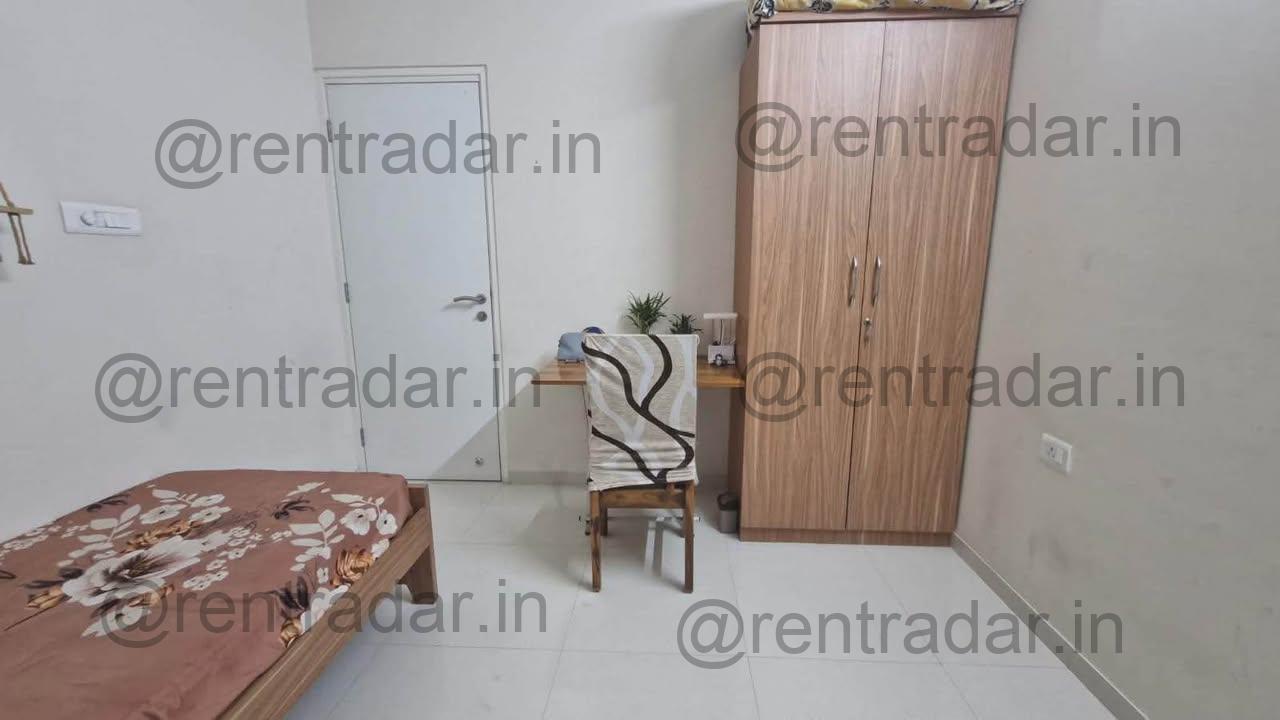 Room Available at Mahalunge (godrej Green Cove)