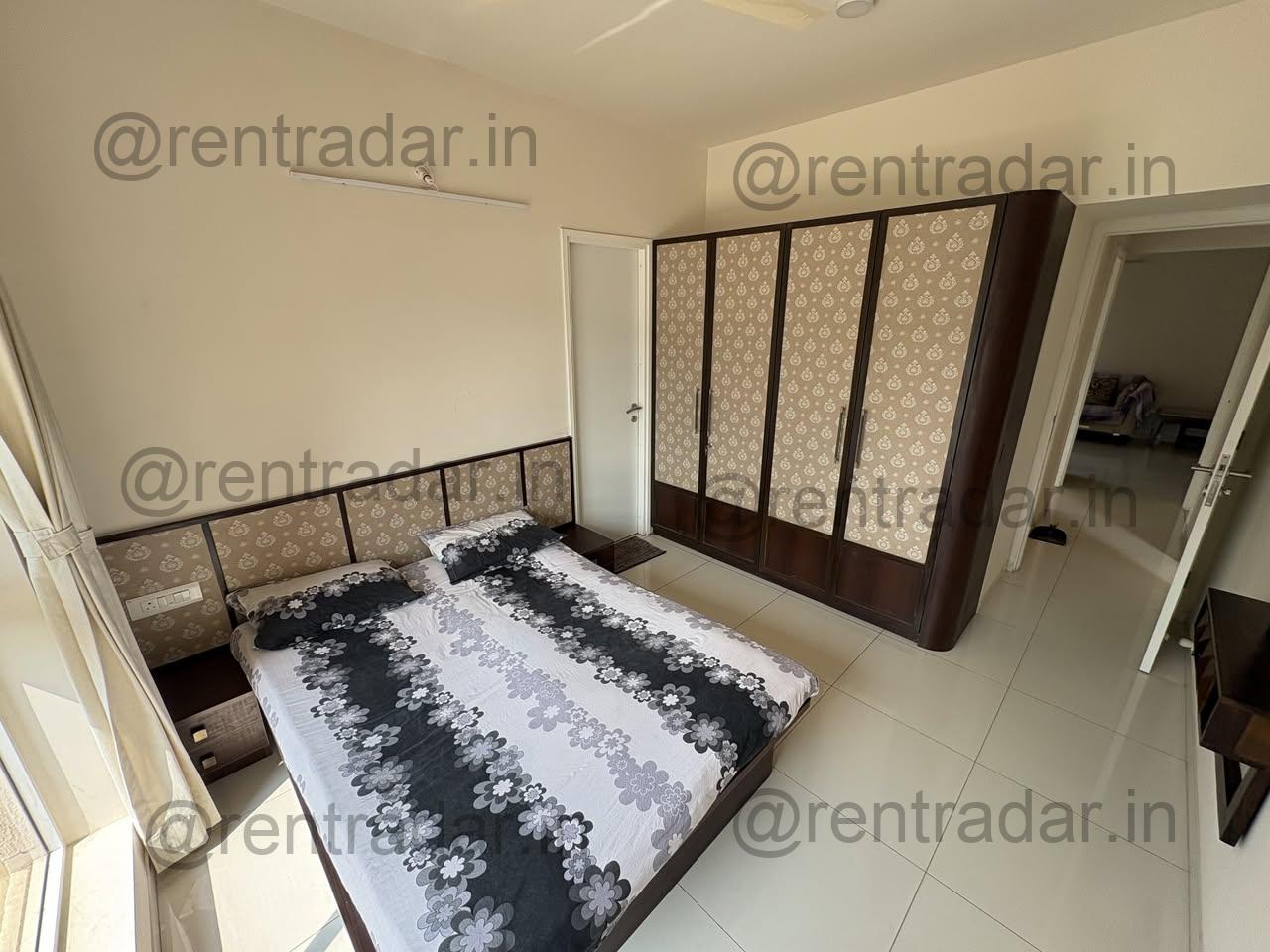 Room Available at Mahalunge (godrej Green Vistas)