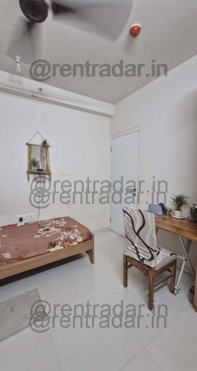 Room Available at Mahalunge (godrej Green Cove)