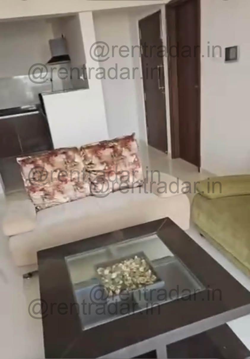 Private Room in 3bhk at Gera World of Joy