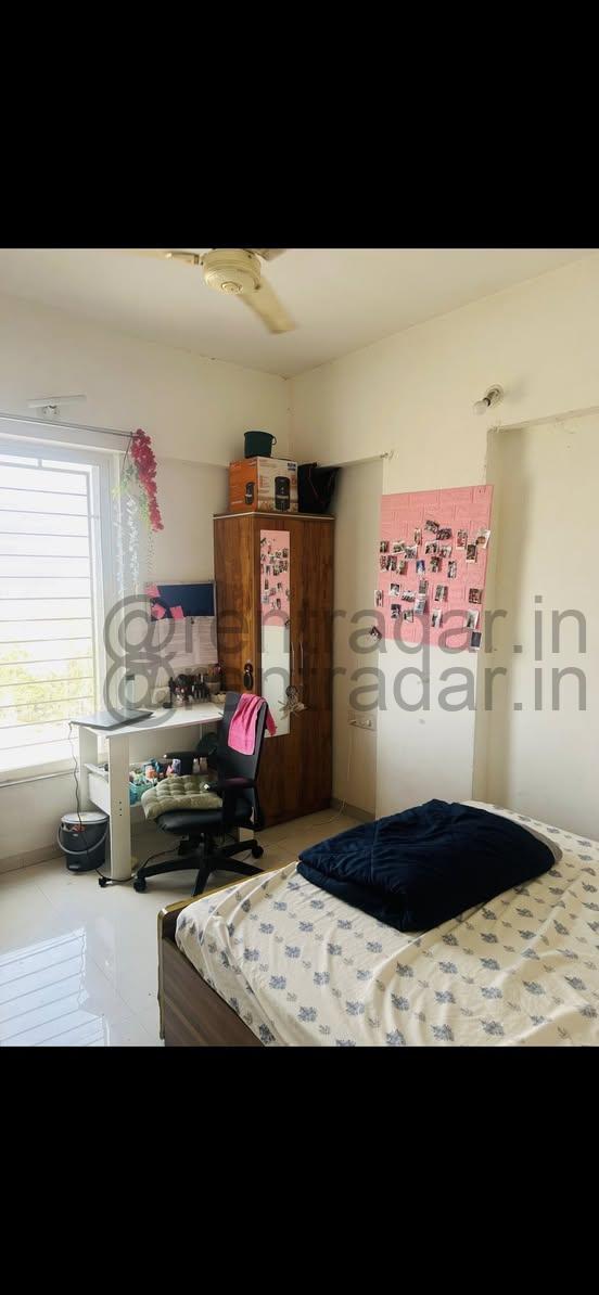 Room in 2.5 Bhk at Balaji Whitefield, Sus