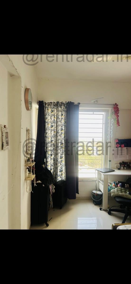Room in 2.5 Bhk at Balaji Whitefield, Sus