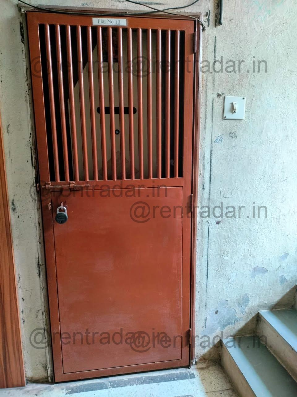 Room in 1 Bhk at Vishrantwadi (vishrant Society)