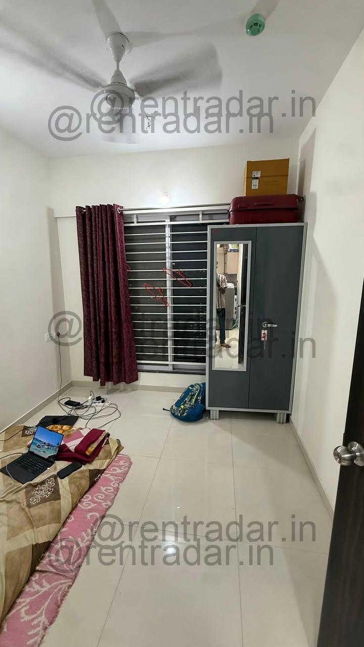 Room in 3 Bhk at Kharadi