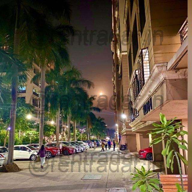 3 Bhk For Rent at Not Specified (palm Court Complex)