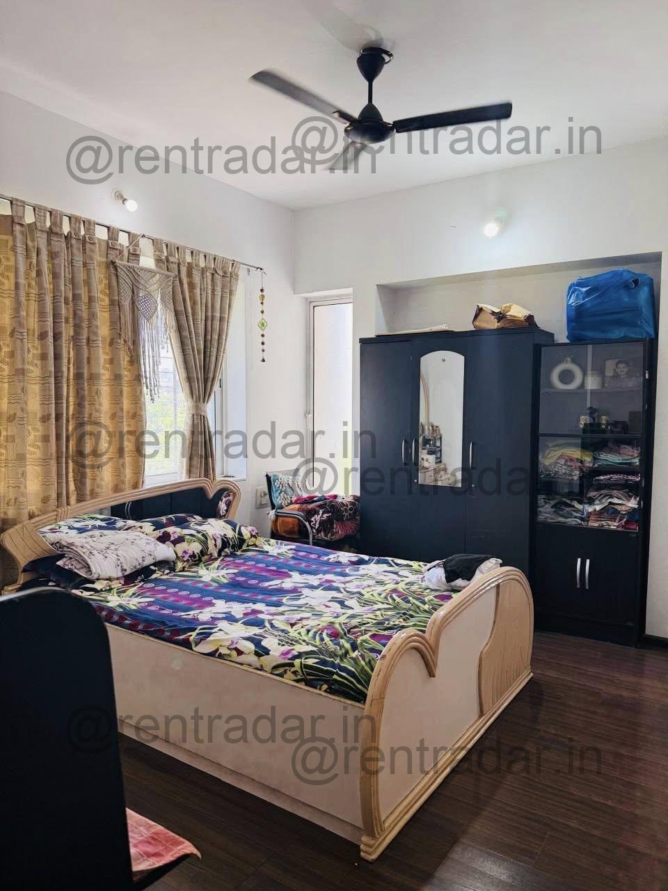 Room in 3 Bhk at Ghorpadi