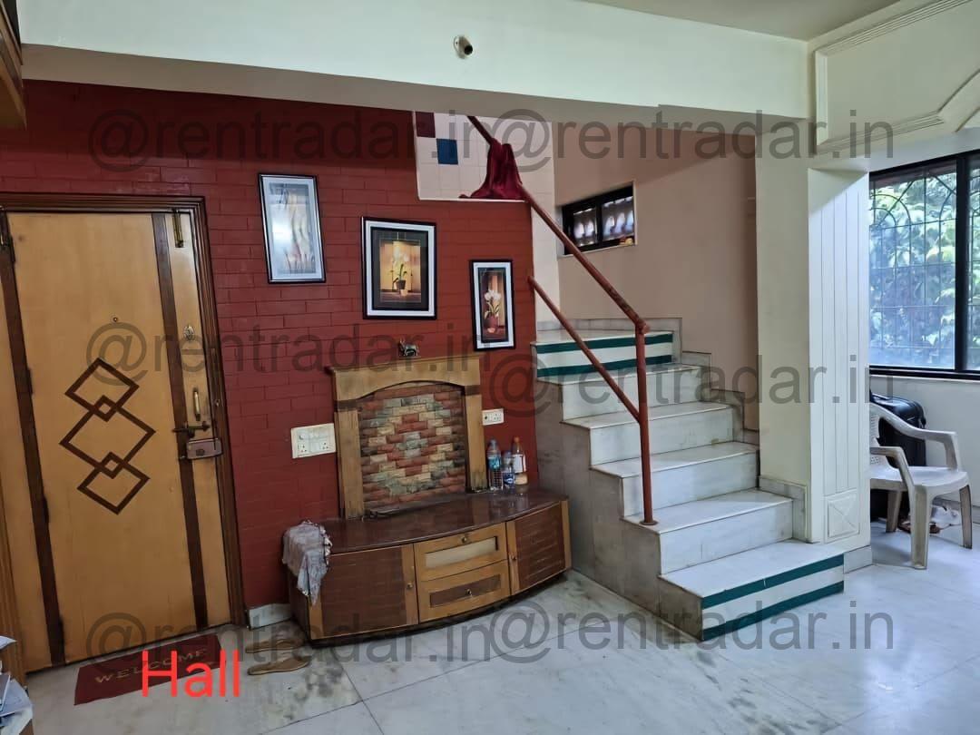 Room in 2bhk at Gokhalenagar (basant Bahar Society)