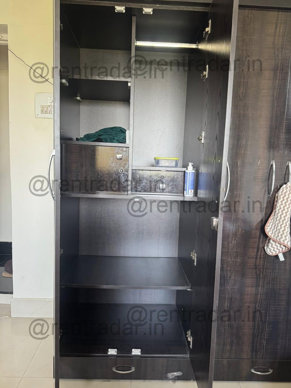 Room in 3bhk at Shastrinagar, Yerwada (hermes Heritage)