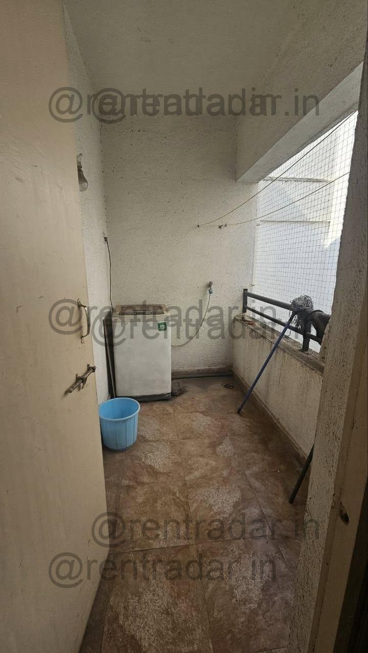 Room in 2bhk at Vanashree Apartment, Amanora Park Town (vanashree Apartment)