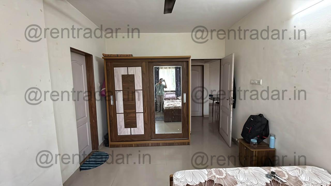 Room in 3bhk at KP Annex (venkatesh Flora Phase 1)