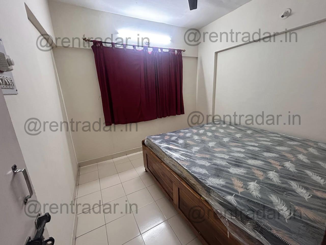 Room in 2 Bhk at Near Magarpatta