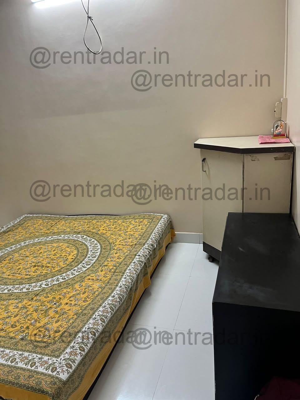 Room Available at Sadashiv Peth (laxmi Niwas)