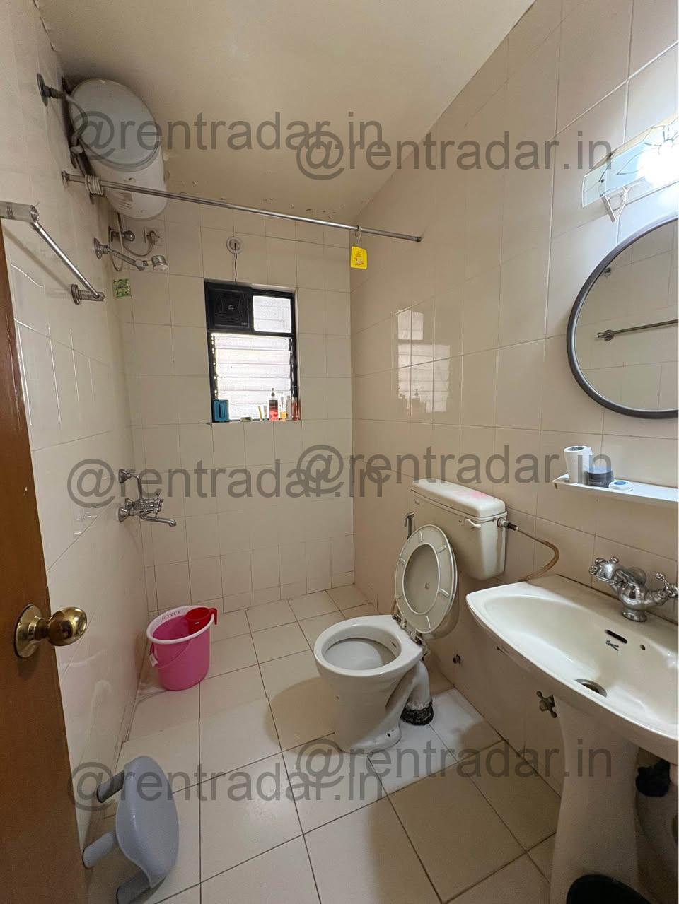 Private Room in 3bhk at Wanawrie (maestros Apartment)