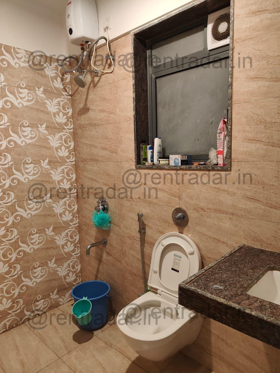 Room in 2bhk at Gold Towers, Amanora (amanora Gold Towers)