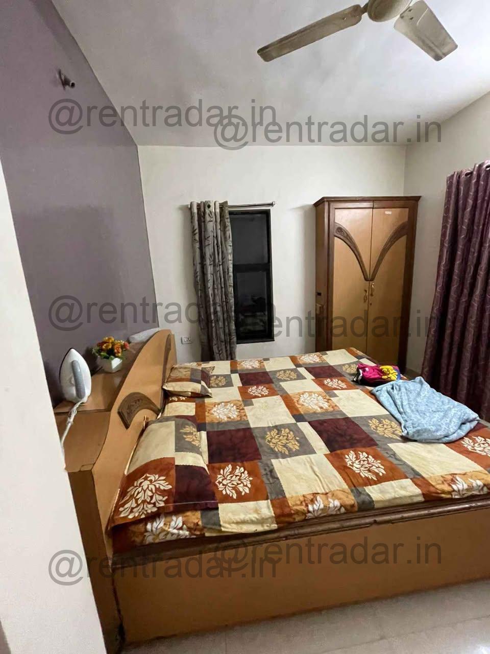 Room in 3 Bhk at Camp, Quarter Gate