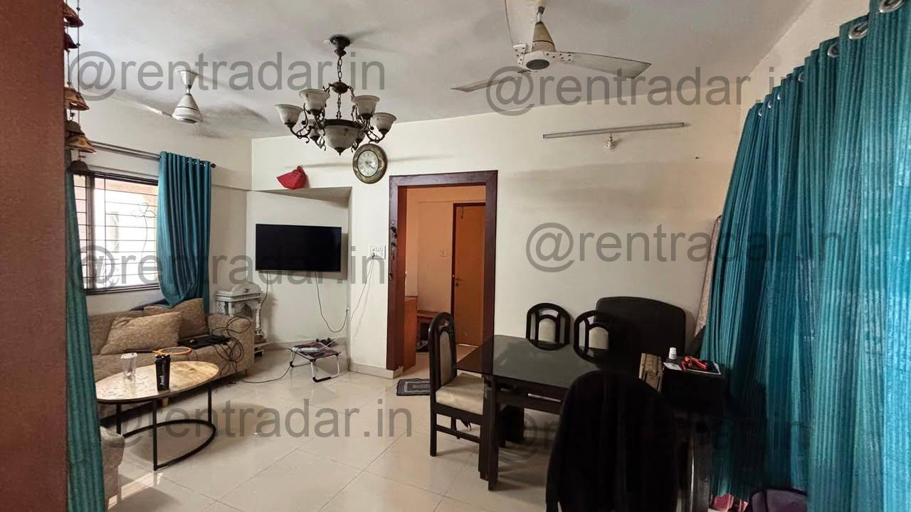 Room in 2bhk at Magarpatta City (trillium)