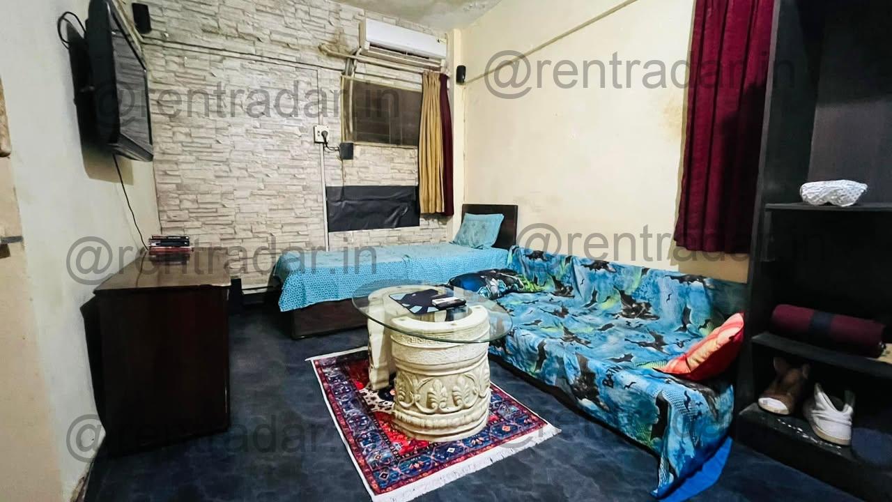 Room in 2bhk at Lokhandwala Market