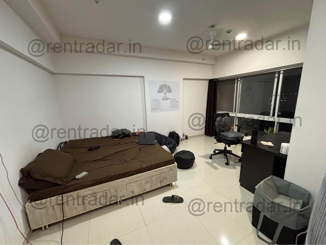 Room Available at Kharadi (gera World OF Joy)