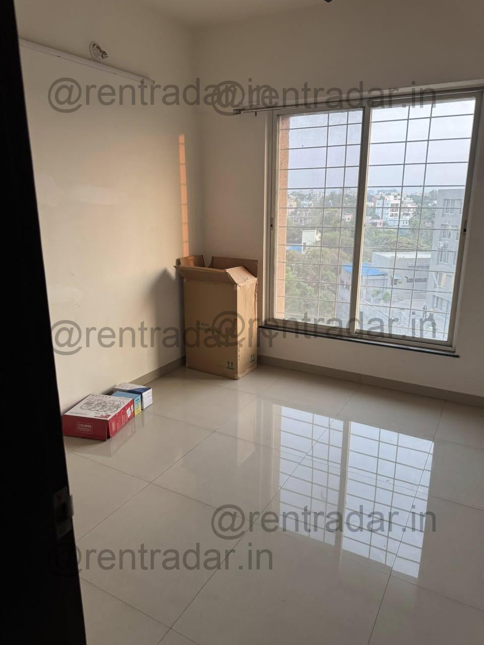 Private Room in 3bhk at Tingre Nagar (29 Gold Coast Society)