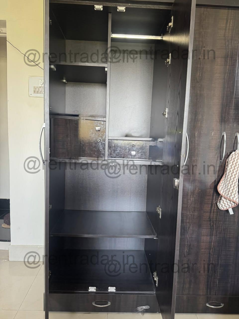 Room in 3bhk at Shastrinagar, Yerwada (hermes Heritage)