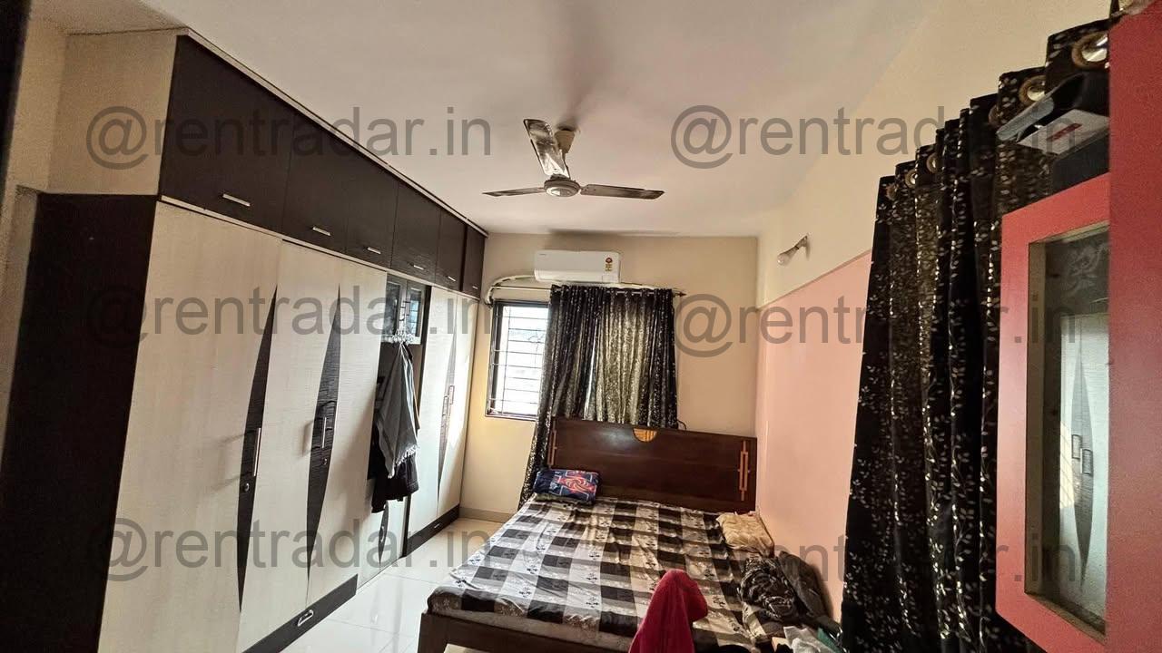 Room in 2bhk at Magarpatta City (trillium)