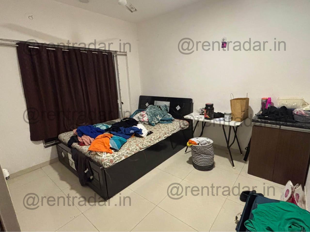 Room Available at Kharadi (gera World OF Joy)