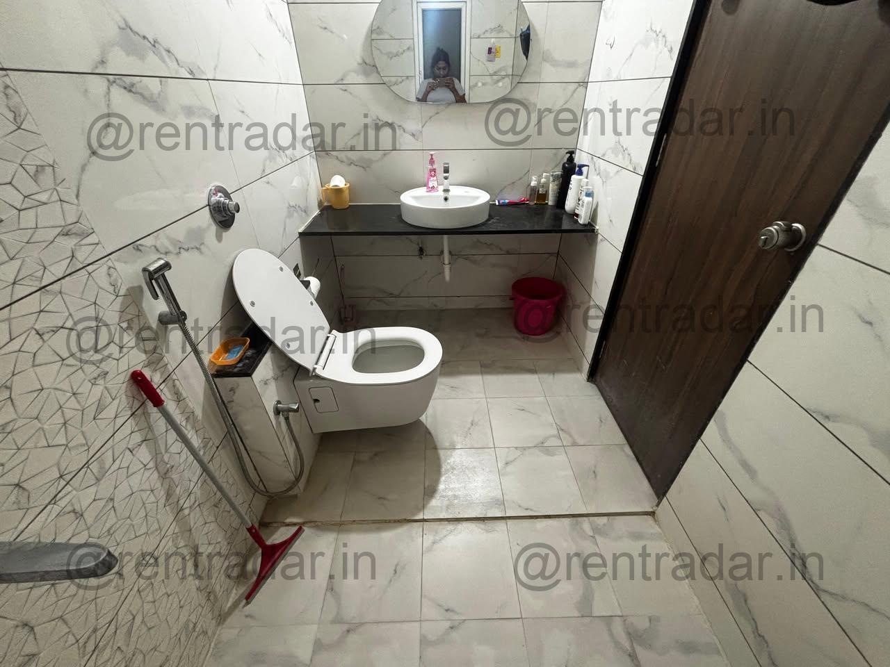 Room in 3bhk at Kharadi