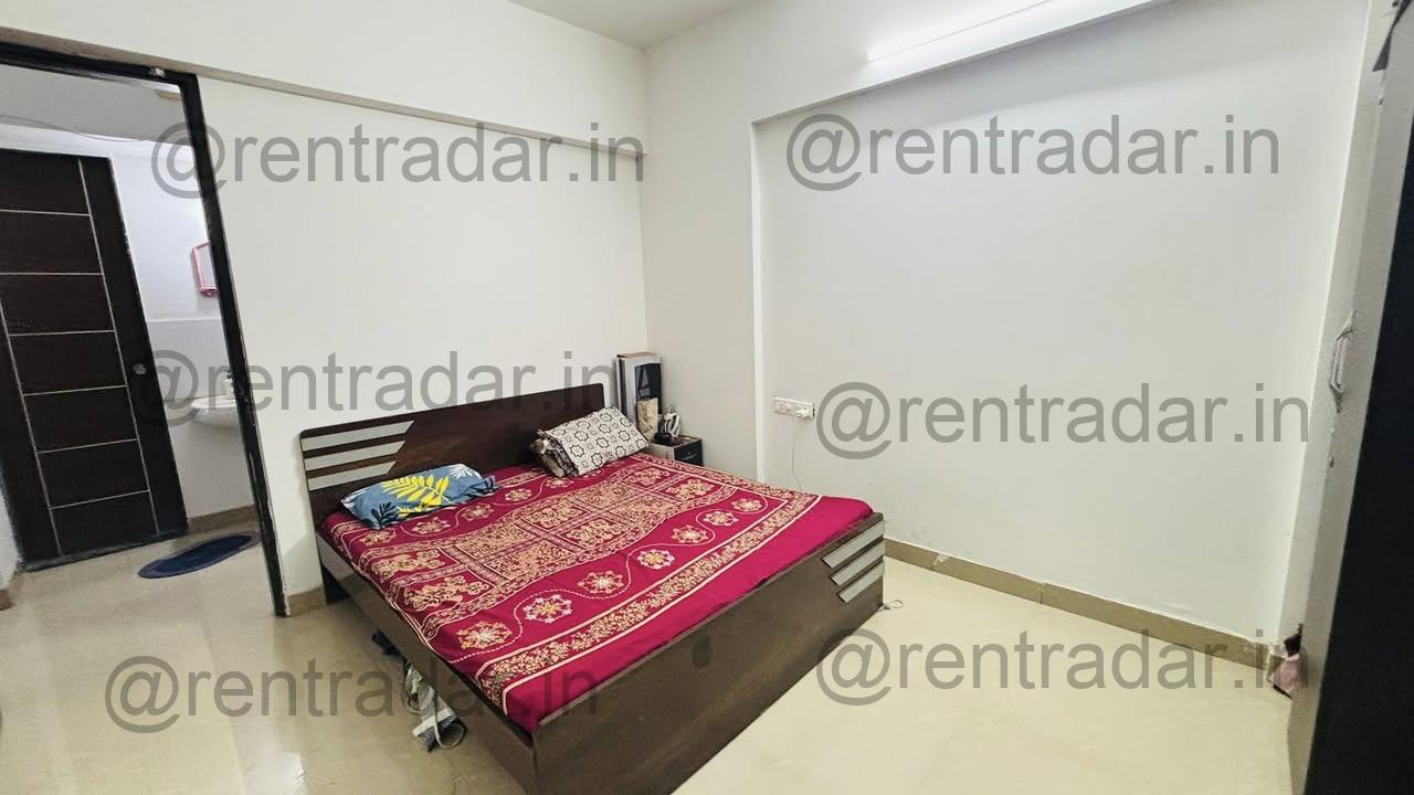 Room in 2 Bhk at Baner–mahalunge (essecia Heights)