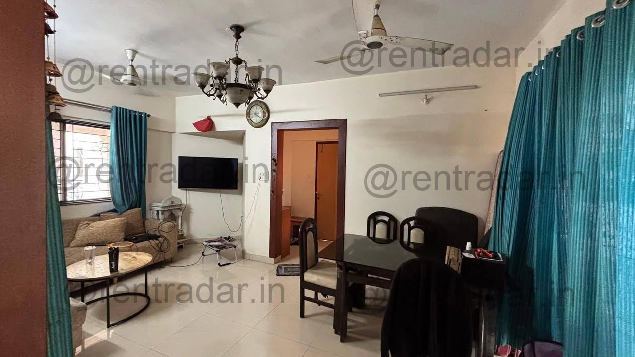 Room in 2bhk at Magarpatta City (trillium)