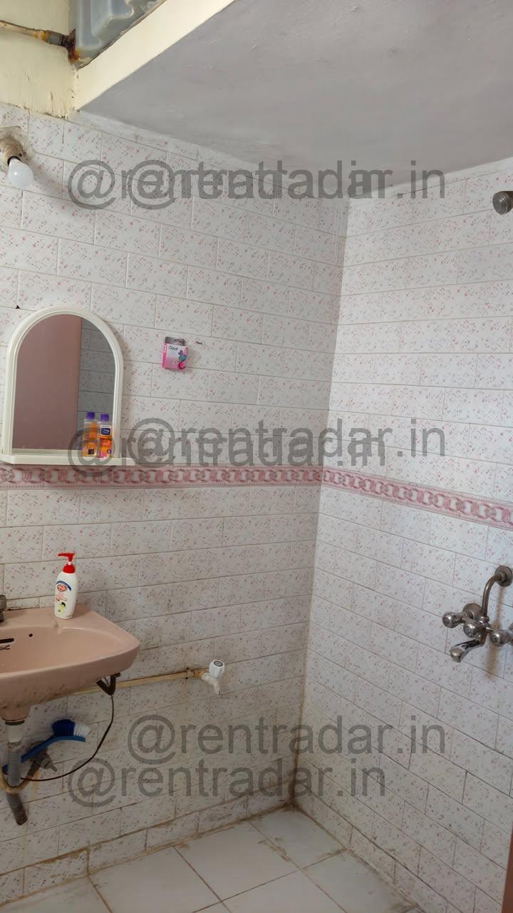 Room in 3 Bhk at Aundh