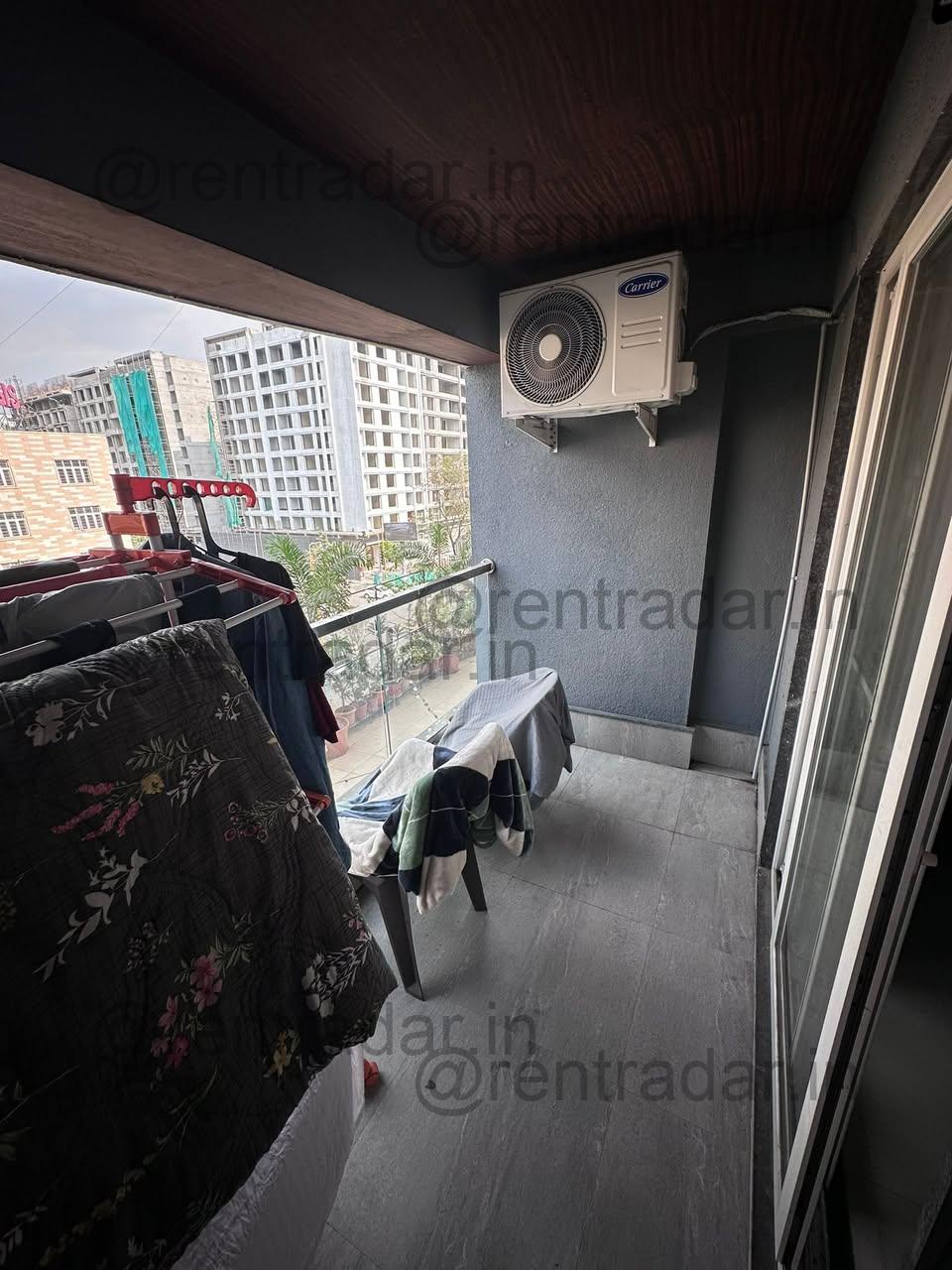 Room in 3 Bhk at Viman Nagar (shubh Gateway)