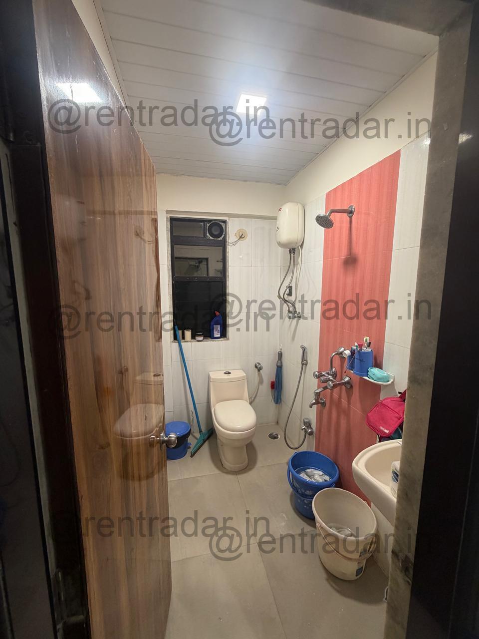 Room Available at Veera Desai Road