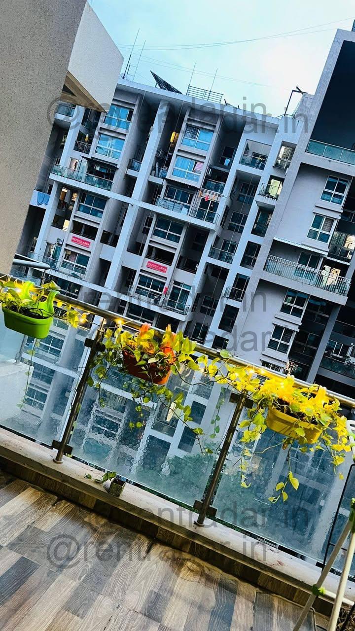 Master Bedroom Available at Hinjewadi (royal Entrada Society)